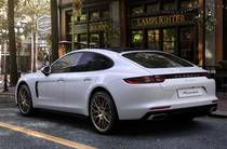 Porsche Panamera Base