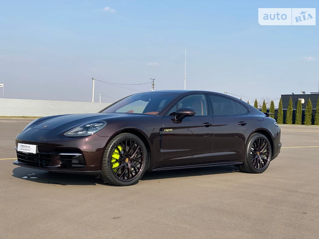 Porsche Panamera Base