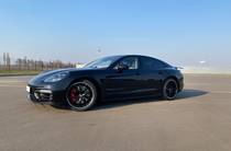 Porsche Panamera Base