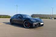 Porsche Panamera Base