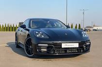 Porsche Panamera Base