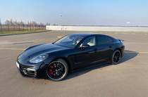 Porsche Panamera Base