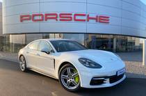 Porsche Panamera Base