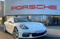 Porsche Panamera Base