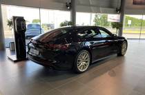 Porsche Panamera Base