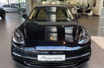 Porsche Panamera Base