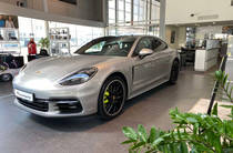 Porsche Panamera Base