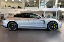 Porsche Panamera Base