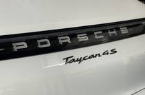 Porsche Taycan Cross Turismo Base