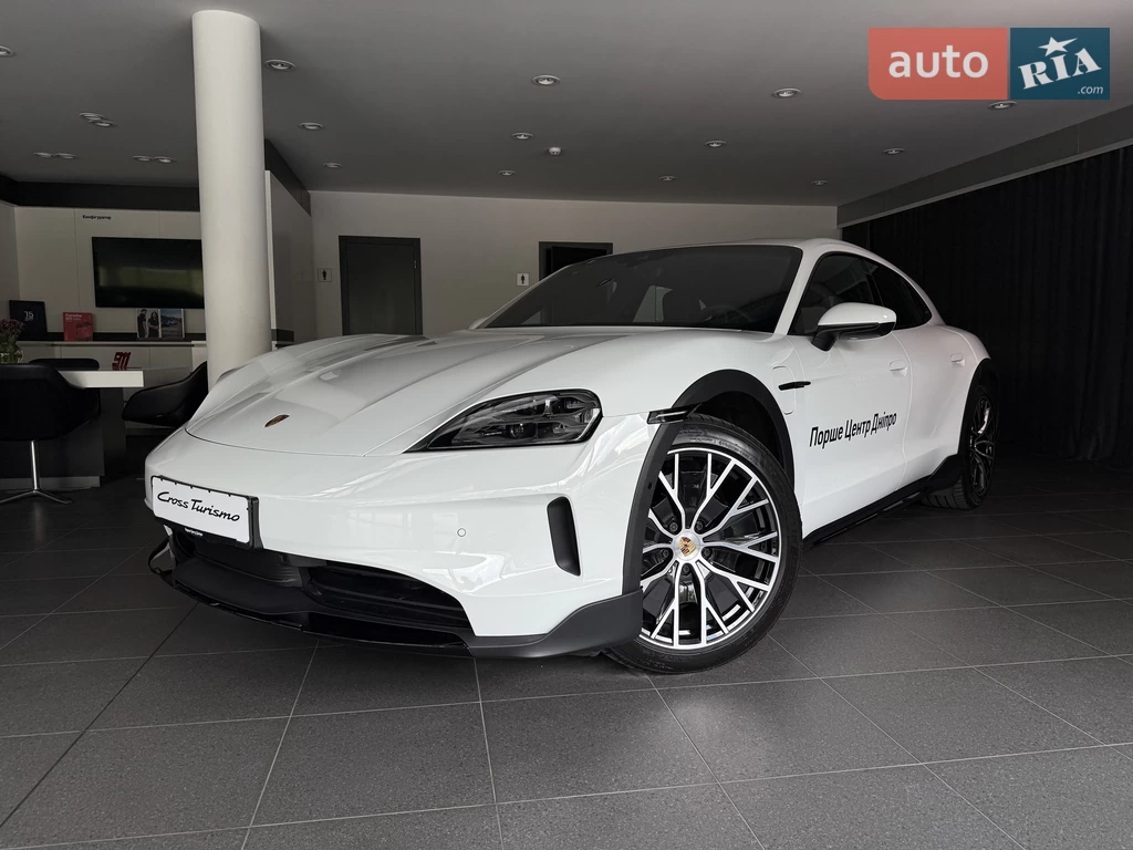 Porsche Taycan Cross Turismo Base