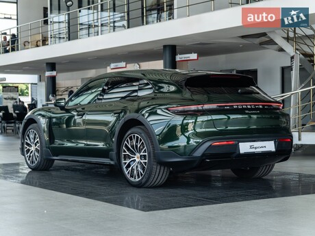 Porsche Taycan Cross Turismo 2024