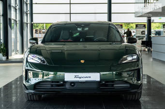 Porsche Taycan Cross Turismo 4 105 kWh (435 к.с.) 2024