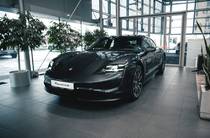 Porsche Taycan Base