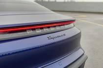 Porsche Taycan Base