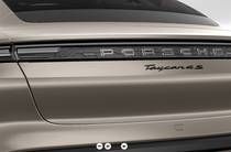 Porsche Taycan Base