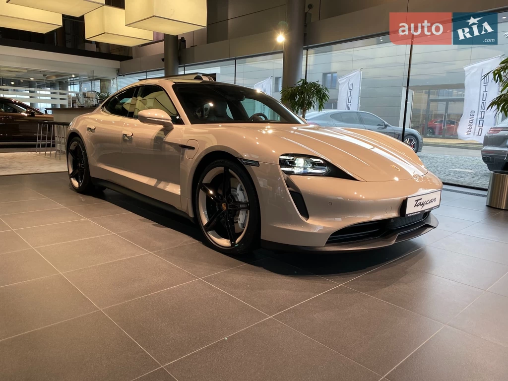 Porsche Taycan Base