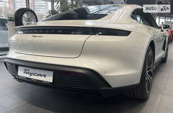 Porsche Taycan 2021 