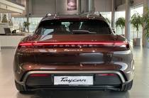 Porsche Taycan Base