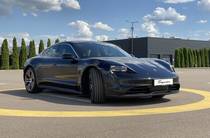 Porsche Taycan Base