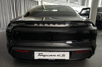 Porsche Taycan Base