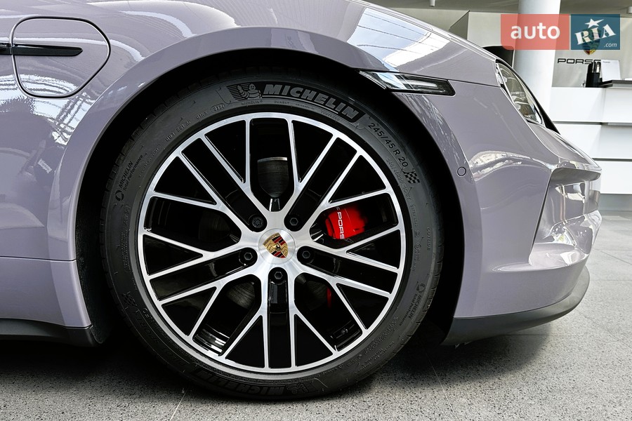 Porsche Taycan - фото 8