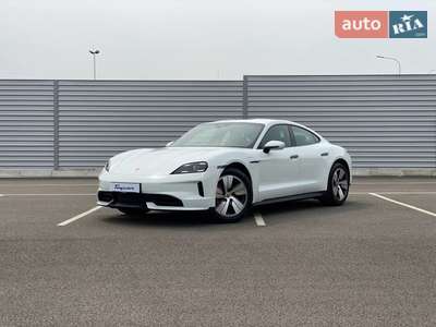 Porsche Taycan 2024 Base