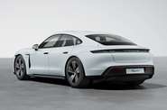 Porsche Taycan Base