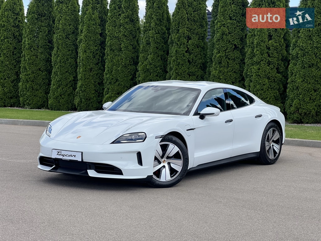 Porsche Taycan Base