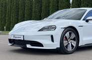 Porsche Taycan Base