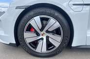 Porsche Taycan Base