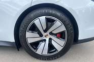 Porsche Taycan Base