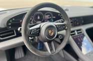 Porsche Taycan Base