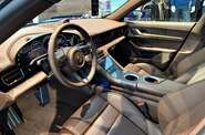 Porsche Taycan Base