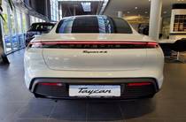 Porsche Taycan Base