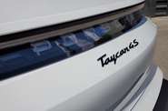 Porsche Taycan Base