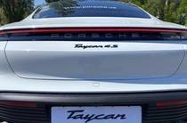 Porsche Taycan Base