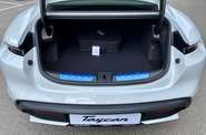 Porsche Taycan Base