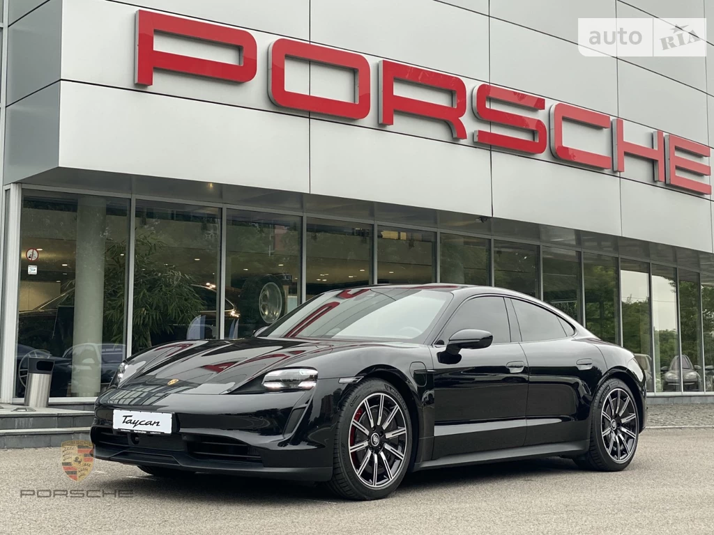 Porsche Taycan Base