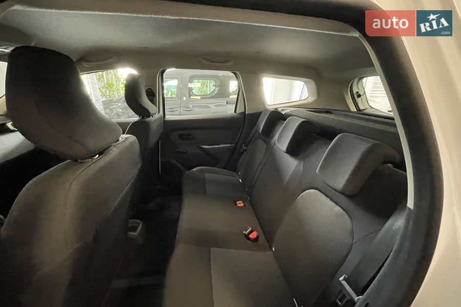 Renault Duster - фото 21