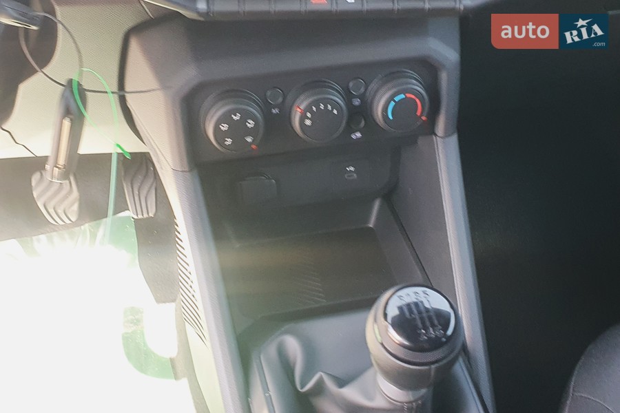 Renault Duster - фото 14