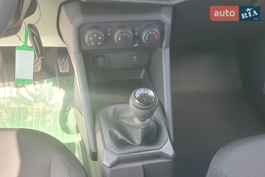 Renault Duster - фото 16