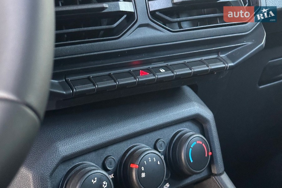 Renault Duster - фото 16