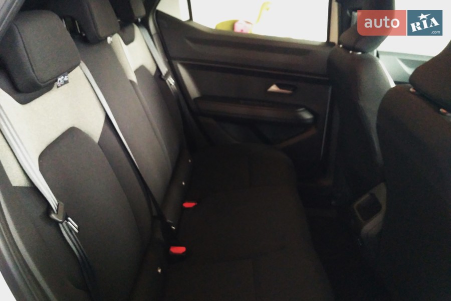 Renault Duster - фото 12