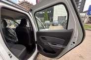 Renault Duster - фото 9