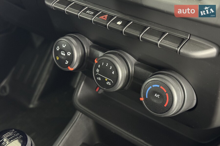 Renault Express Van - фото 20