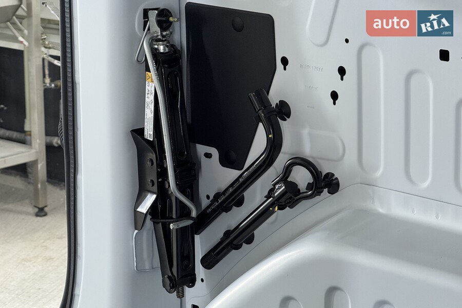 Renault Express Van - фото 12