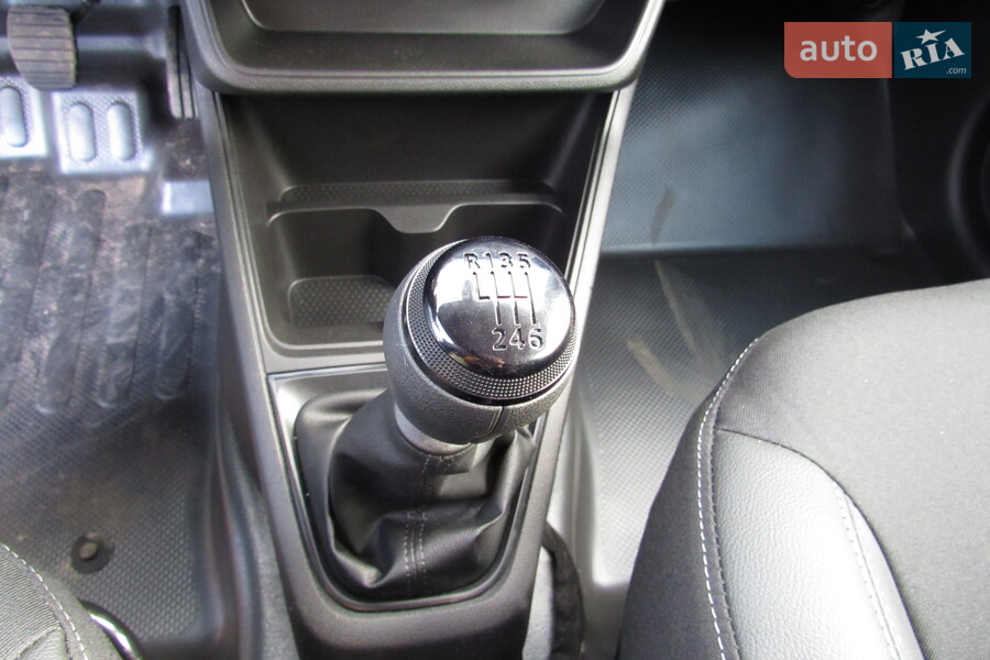 Renault Express Van - фото 16