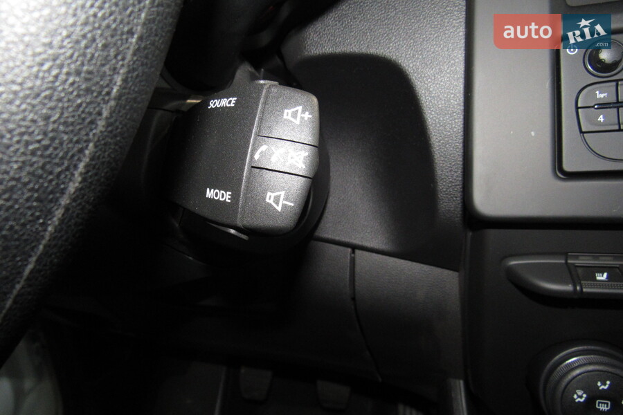 Renault Express - фото 12