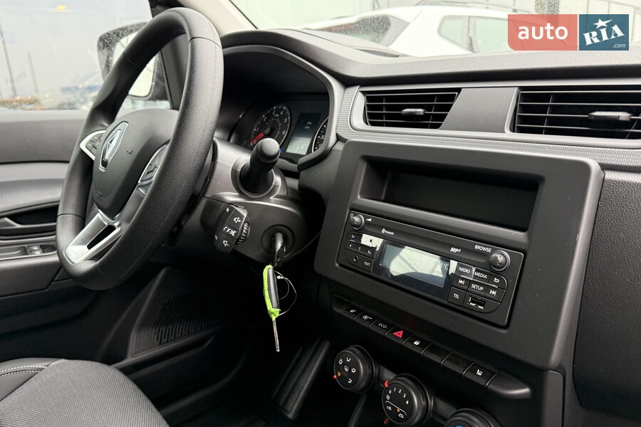 Renault Express - фото 15