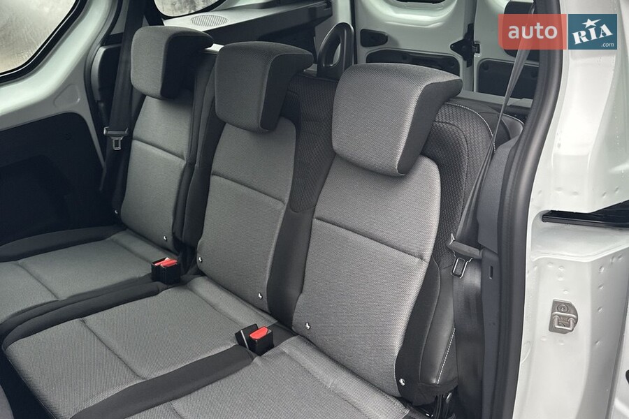 Renault Express - фото 16